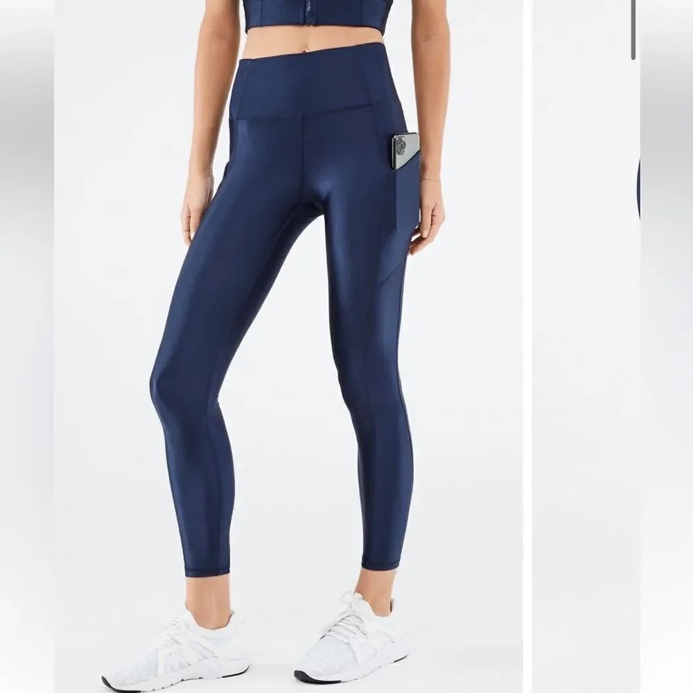 Fabletics Navy Oasis Shine High Waisted Pocket 7/8 Legging